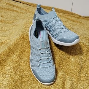 New Skechers Air Cooled Memory Foam Tennis Shoes